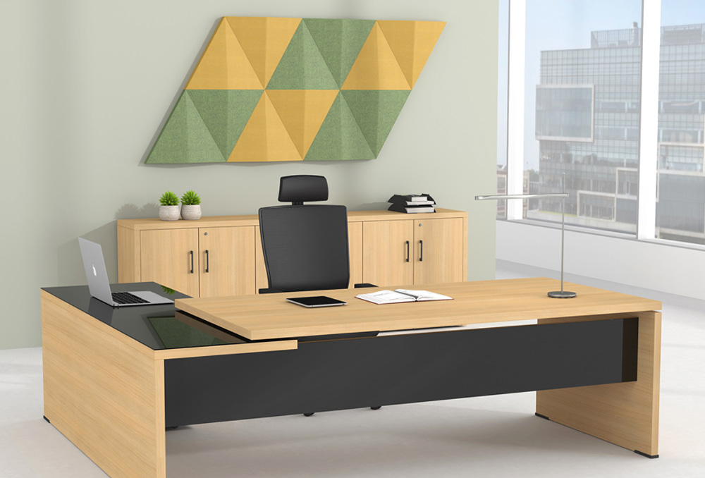 Γραφείο Διευθυντικό Dromeas σειράς Lysis Plus γωνιακό ανισόπεδο δεξί με πλαϊνό γυαλί επιφάνειας μαύρο διάστασης 200Χ200X73Η σε απόχρωση φυσικό δρυς με μετώπη γυάλινη μαύρη