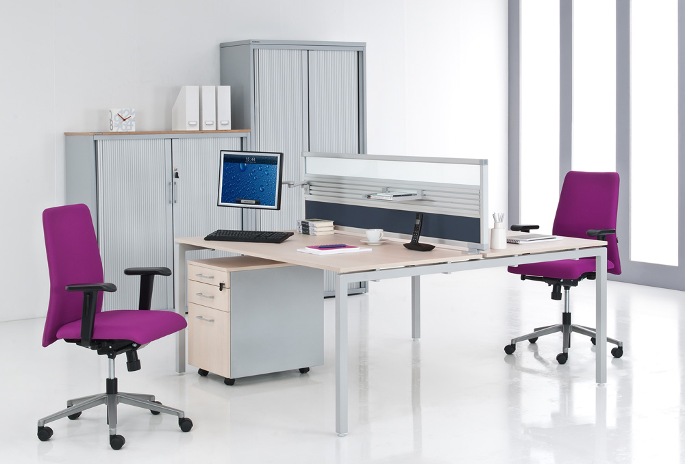 Σταθμός εργασίας 2 θέσεων Dromeas σειράς Neo διάστασης 160Χ160Χ73Η με σκελετό σε απόχρωση γκρι ασημί και επιφάνεια σε απόχρωση συμίδα