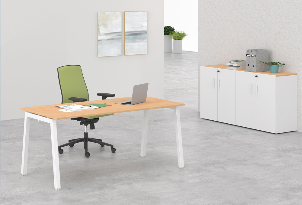 Γραφείο εργασίας Dromeas σειράς Neo Α διάστασης 160Χ80Χ73Η με σκελετό σε απόχρωση Υπόλευκο και επιφάνεια σε απόχρωση Οξιά
