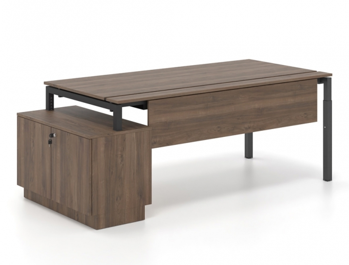 Γραφείο Διευθυντικό Dromeas σειράς Neo διάστασης 180Χ90Χ65-85Η με μετώπη, βαμμένο σκελετό και επιφάνεια από μελαμίνη και πλαϊνό ερμάριo